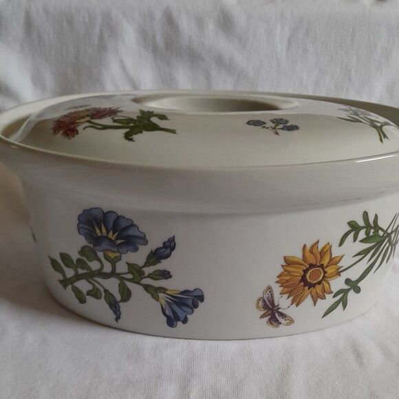 Vintage Cordon Blue BIA casserole dish w lid. Like new. - Picture 1 of 6